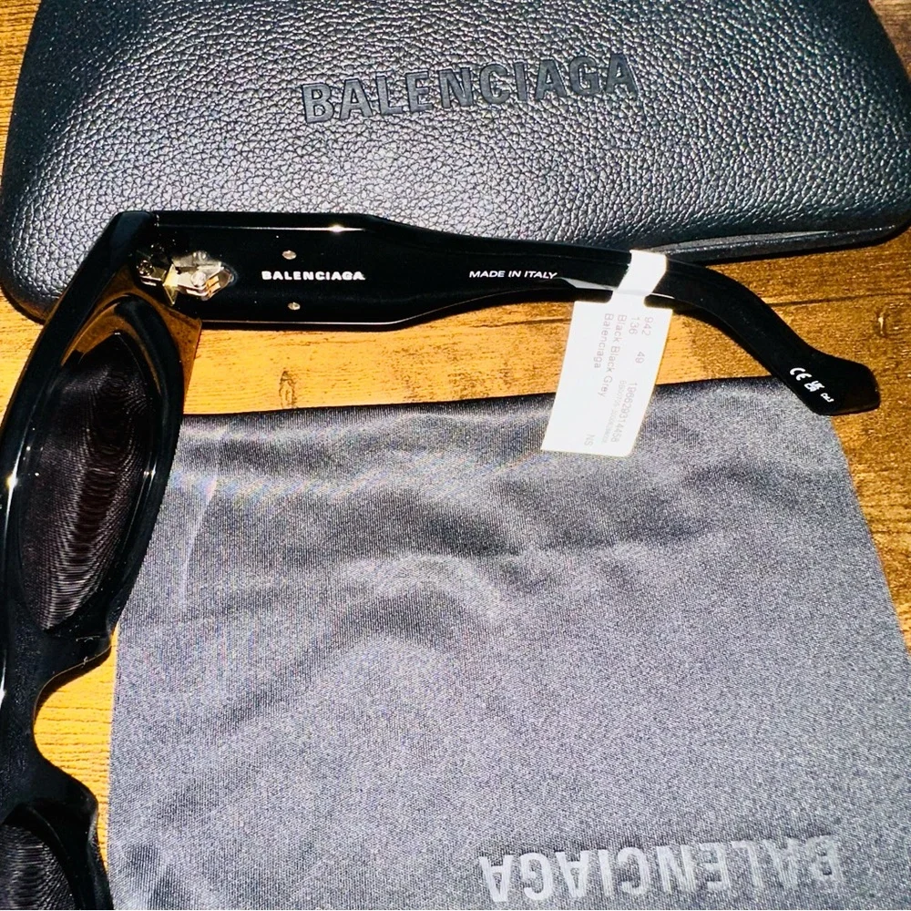 BALENCIAGA Shades